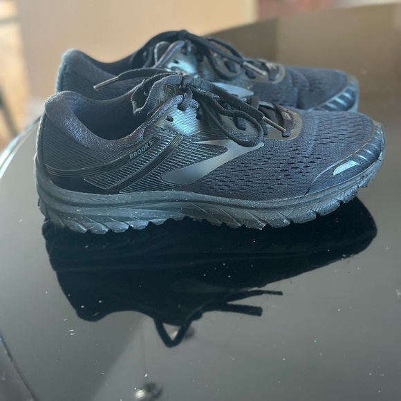 Women’s Brooks Black Athletic Running Shoes size 8.5 wide - Picture 7 of 9